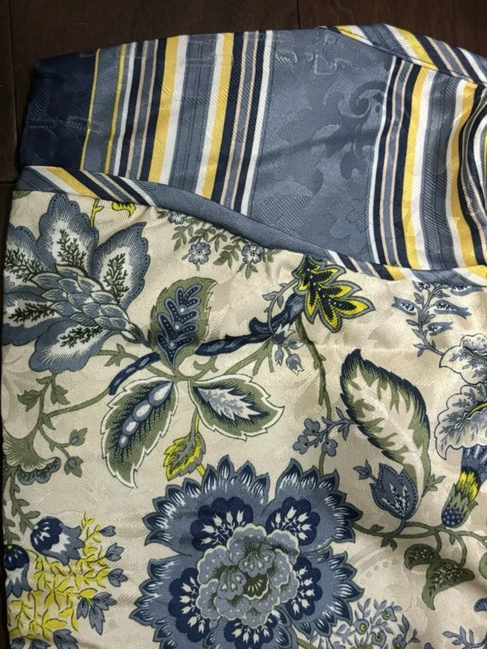 Traditions by Waverly Navarra Antique Scallop Valance Rod Pocket 52